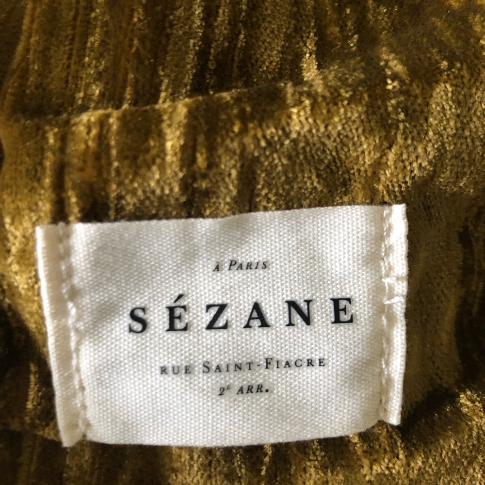 Sezane Olive Velvet Drawstring Pouch NWOT - Picture 3 of 4